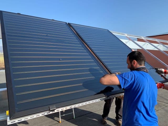 Slnečné kolektory môžu podporiť aj centrálne dodávky tepla pre byty